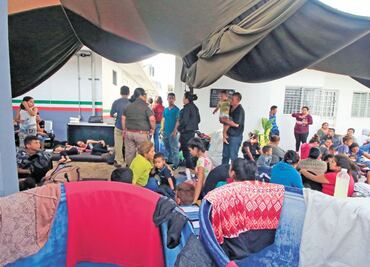 Indocumentados viven hacinados en estaciones migratorias de México