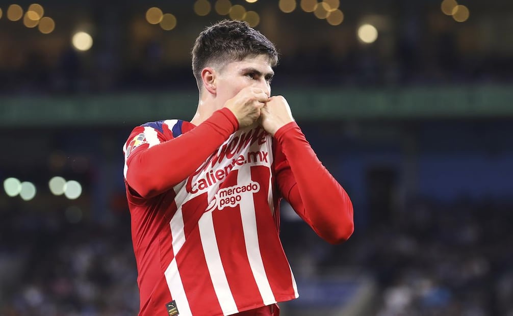 Armando González en festejo de gol - Foto: Imago7