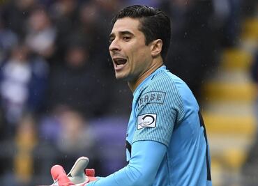 Ochoa y Standard suman su tercer triunfo consecutivo