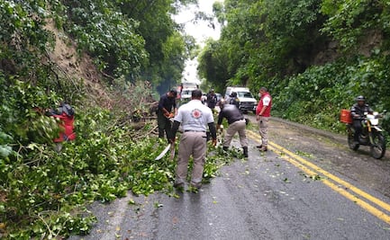 Frente frío deja intensas lluvias y fuertes vientos en Veracruz