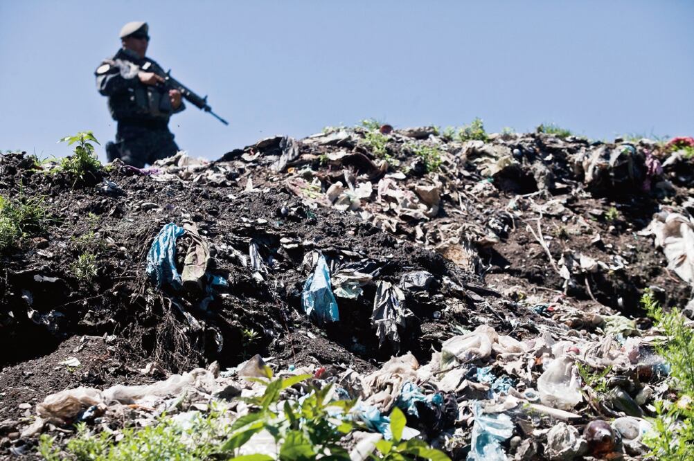 En la primera investigación se había determinado que los cuerpos de los estudiantes habían sido incinerados en el basurero de Cocula, Guerrero (ARCHIVO. EL UNIVERSAL)
