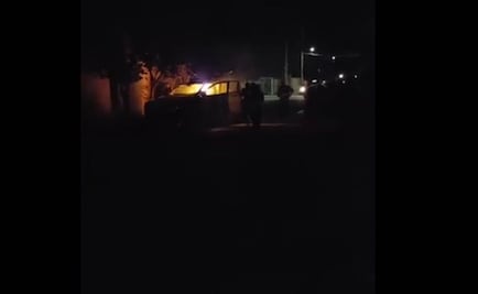 Queman patrulla en municipio de Puebla, al no lograr linchar a presunto ladrón