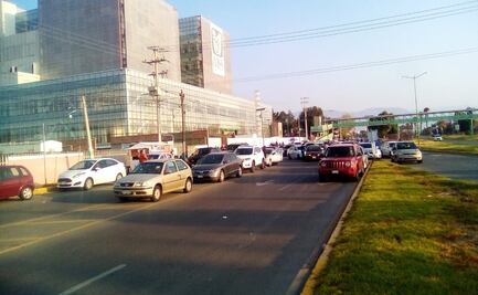 Maestros salen a las carreteras en Hidalgo en demanda de pago de prestaciones