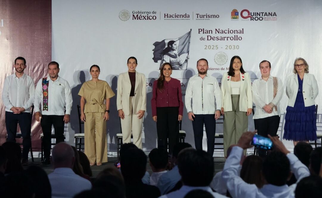 La gobernadora Mara Lezama acompañada de la secretaría de Turismo en el foro México Próspero, Incluyente y Sustentable” 14 de enero. Foto: Especial
