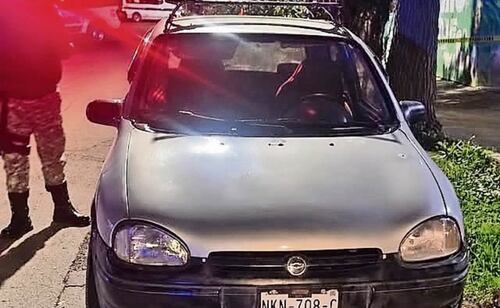 En la colonia Alborada, en Jaltenco, fueron halladas dos bolsas con restos humanos en un auto abandonado. Foto: Especial