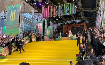 "Wicked" provoca largas filas y una avalancha de fans durante su premiere en el Auditorio Nacional