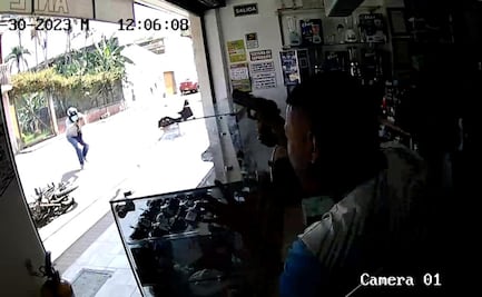 Comerciante se enfrenta a tiros con un presunto delincuente en Colombia VIDEO