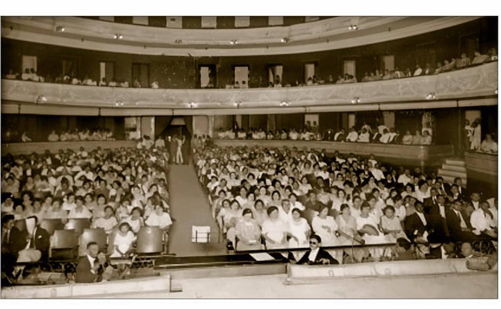 Imagen de 1916 del Primer Congreso
Feminista. Imágenes tomadas del libro “La Historia de las Mujeres en México. Panorámicas, abordajes y aproximaciones”