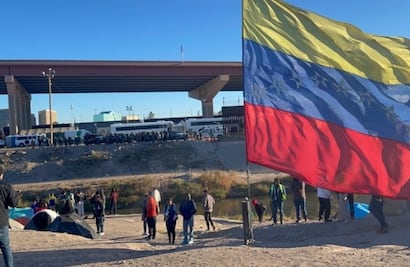 Juez bloquea fin de protecciones legales para 1.1 millones de venezolanos y haitianos; permisos expiraron en abril