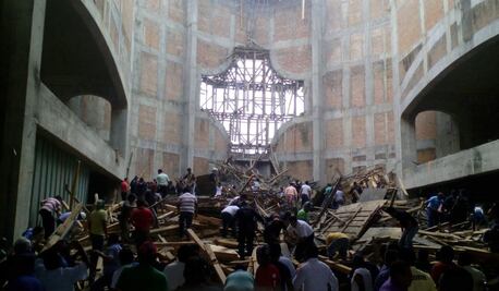 Papa lamenta accidente en catedral de Tuxtepec