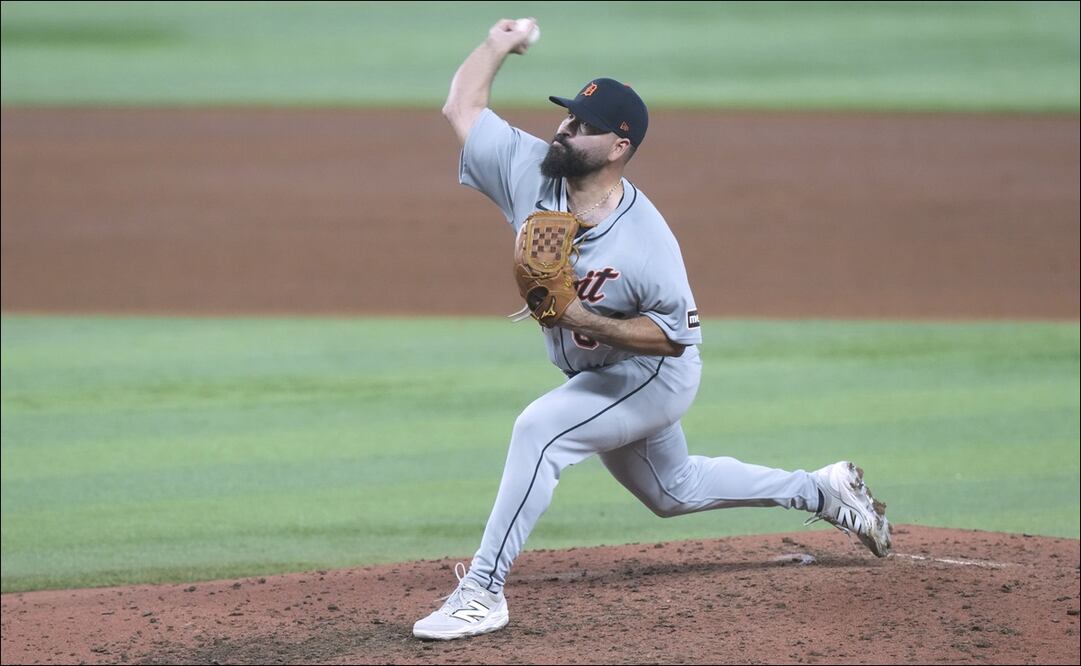 José Urquidy, de los Tigres de Detroit, lanza durante la sexta entrada del juego de beisbol de Grandes Ligas contra los Marlins de Miami. FOTO: AP