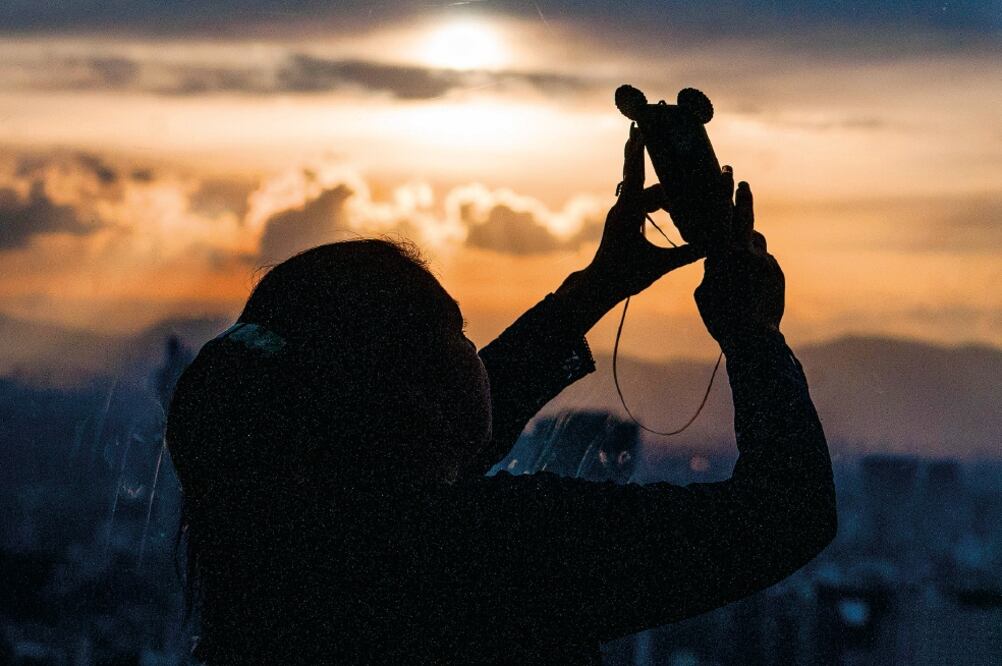 De 2010 a 2017, el total de líneas pasó de 1.4 a 82.2 millones: el número de líneas de usuarios de banda ancha móvil se multiplicó 58 veces, según CIU (DIEGO SIMÓN. CUARTOSCURO)