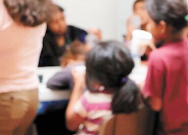 Dan 70 años de cárcel a mujer que prostituía a sus hijas menores de edad en Valle de Chalco