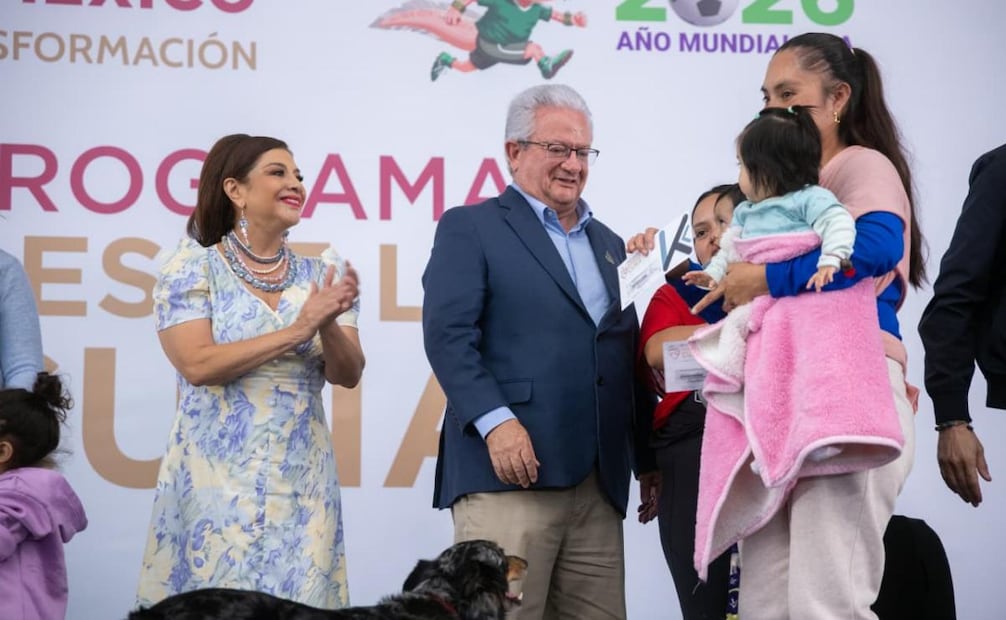 Desde la Utopía Mixiuhca, la mandataria capitalina encabezó la entrega de este apoyo a 123 mil beneficiarios. Foto: Especial.