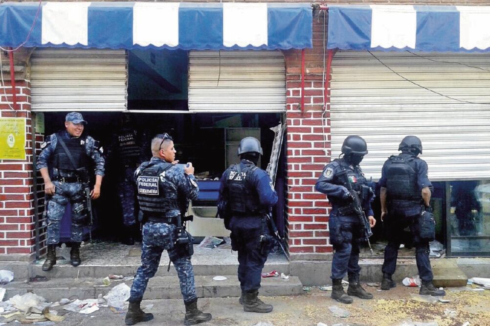 Delincuencia. El vocero del GCG señaló que los saqueos fueron azuzados presuntamente por un grupo delictivo que opera en la zona para presionar al dueño de la tienda a pagar una extorsión (FOTOS: CORTESÍA)