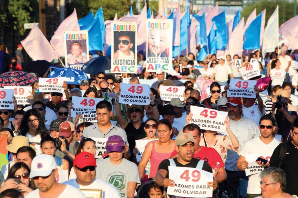 Desde hace seis años padres de familia se manifiestan en demanda de justicia por la muerte de los 49 menores en la estancia infantil (ARCHIVO EL UNIVERSAL)
