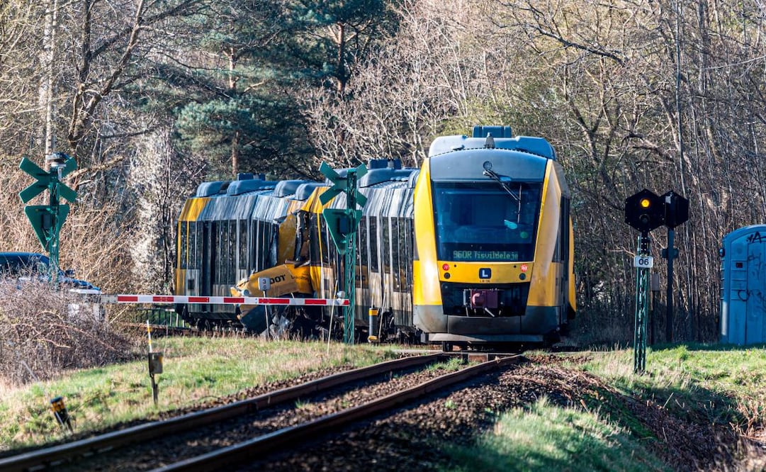 Dos trenes han chocado entre Hilleroed y Kagerup, al norte de Copenhague. Foto: Steven Knap / AP