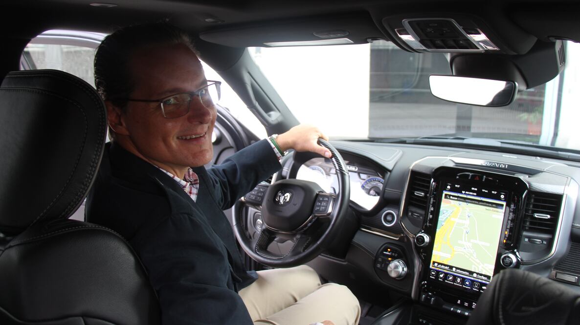 El mexicano que pasó de becario a director en FCA