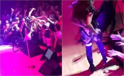 Thalía se entrega a sus fans y ¡le bajan el cierre!