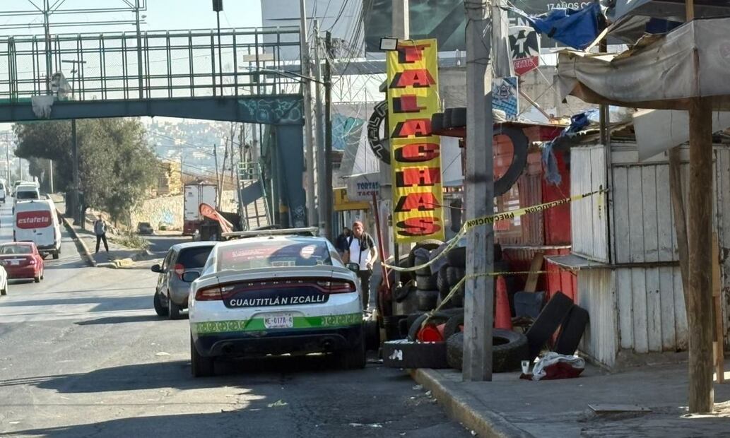 Junto al local hay un poste con cuatro cámaras del C4 y con botón de emergencias. Foto: Arturo Contreras/ EL UNIVERSAL