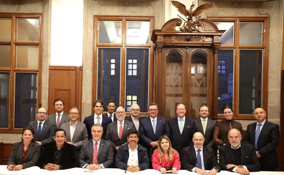 El ministro presidente Hugo Aguilar se reunió con Francisco Cervantes y representantes del Consejo Coordinador Empresarial en la sede del Alto Tribunal este martes 7 de octubre de 2025. Foto: Especial