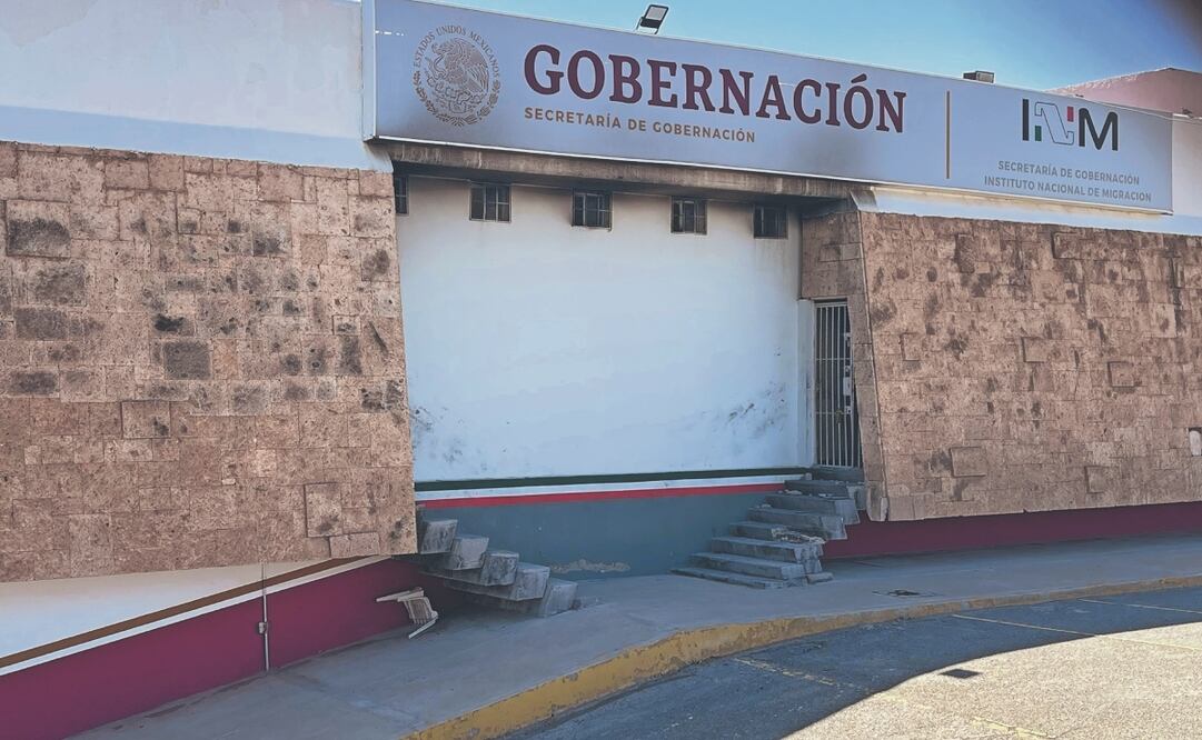 A dos años del incendio que cobró la vida de 40 migrantes, las instalaciones de la estación migratoria del INM en Ciudad Juárez siguen como quedaron el día de la tragedia. Foto: de PAOLA GAMBOA. EL UNIVERSAL