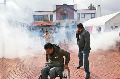 Se enfrentan por huelga empleados municipales en Hidalgo