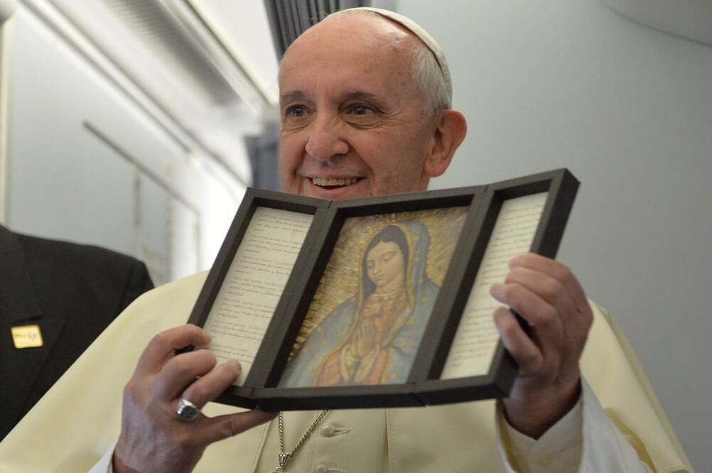 Durante el anuncio de su visita al país, el papa Francisco mencionó “Voy a México, primero a visitar a la Señora, a la madre de América, por eso voy al DF. Si no estuviera la Virgen de Guadalupe no iría, porque el criterio del viaje es visitar tres o cuatro ciudades que nunca han sido visitadas por los papas”. Foto Archivo/EL UNIVERSAL
