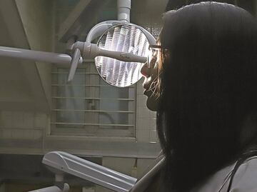 Médicos pasantes, acosados: "Hizo milagros con la beca: con mil 800 comía y pagaba renta"