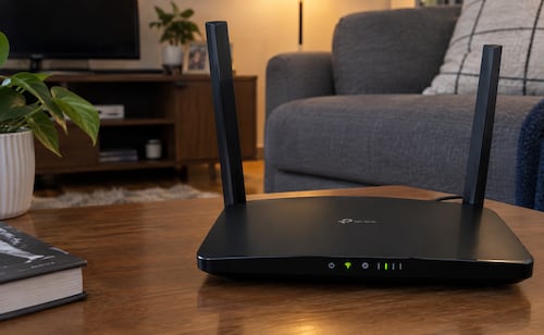 ¿Para qué sirven los puertos USB del router del WiFi?