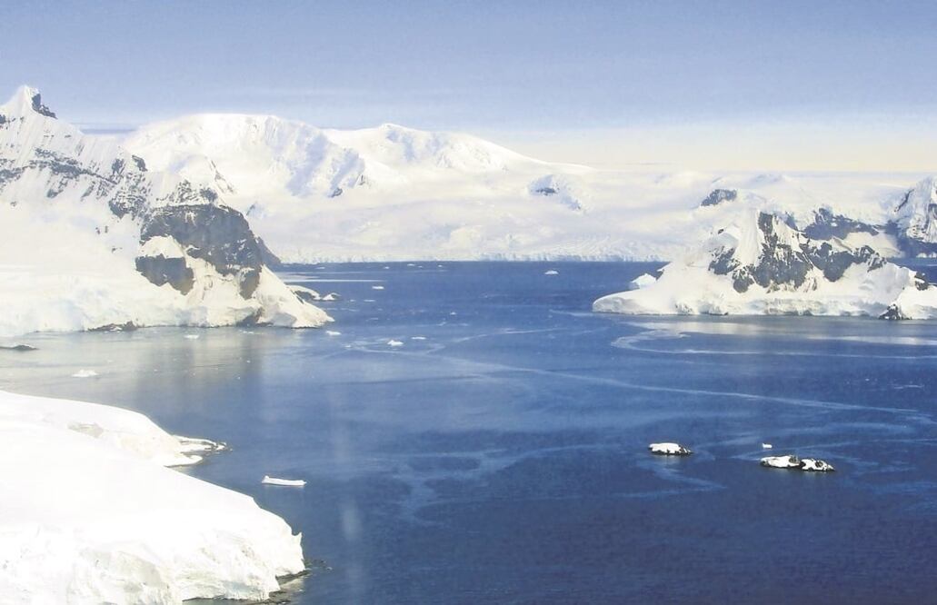 Foto: EFE, vía Instituto Antártico Chileno