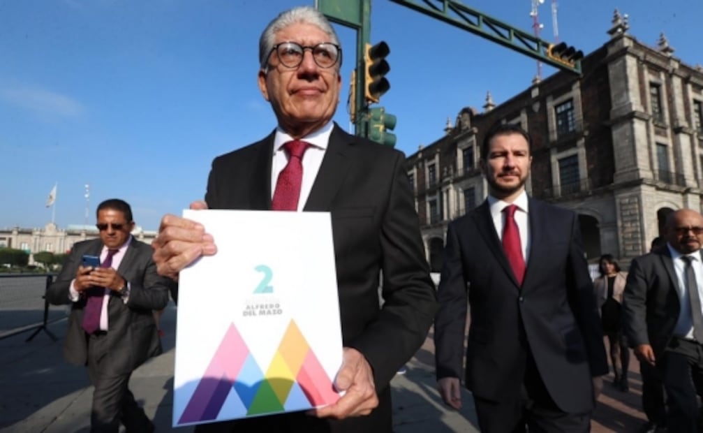 Ozuna Rivero entrega a Congreso Edomex segundo informe de Alfredo del Mazo