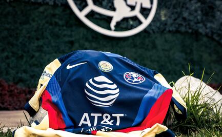 América, con playera y parche conmemorativo en el Clásico Nacional