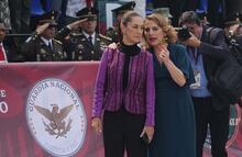 Gutiérrez Müller condena acoso contra Sheinbaum; no se olvide que millones la apoyamos, le dice