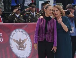 Gutiérrez Müller condena acoso contra Sheinbaum; no se olvide que millones la apoyamos, le dice