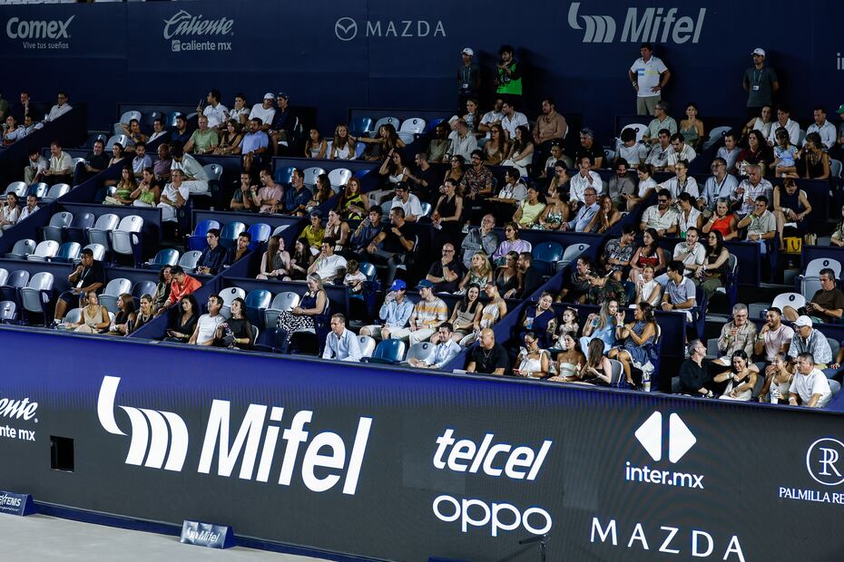 Público en el Abierto de Los Cabos, durante su décimo aniversario - Foto: Mifel Tennis Open by Telcel Oppo