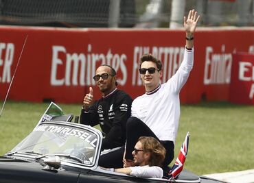 Piloto de Mercedes destaca a Checo Pérez, "Verstappen ganaría menos con otro compañero"