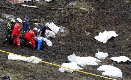 Condiciones meteorológicas dificultan traslado de víctimas de accidente aéreo en Colombia