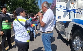 Despliegan operativo con alcoholímetro durante Marcha del Orgullo LGBT+; realizan prueba a conductores que acompañan la movilización 