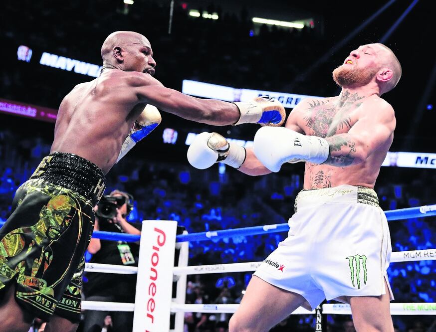 Foto: AP / McGregor perdió por TKO ante Floyd Mayweather Jr. en su primer combate en el boxeo profesional