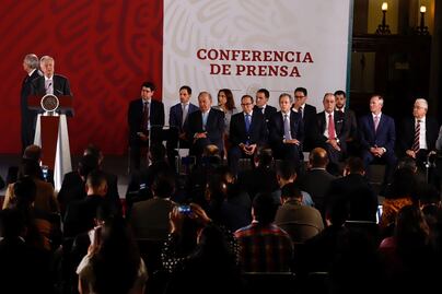 “¿A poco la prensa no aplaude?” Pregunta AMLO a reporteros tras acuerdo por gasoductos