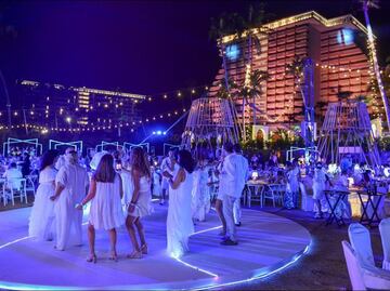 El Abierto Mexicano de Tenis 2025 comienza con impresionante bienvenida; así se vivió la Fiesta de Blanco