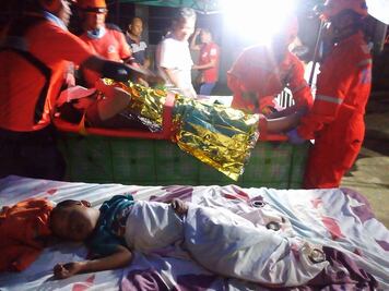 Salvan a bebé tras fuerte sismo en FIlipinas; su madre murió