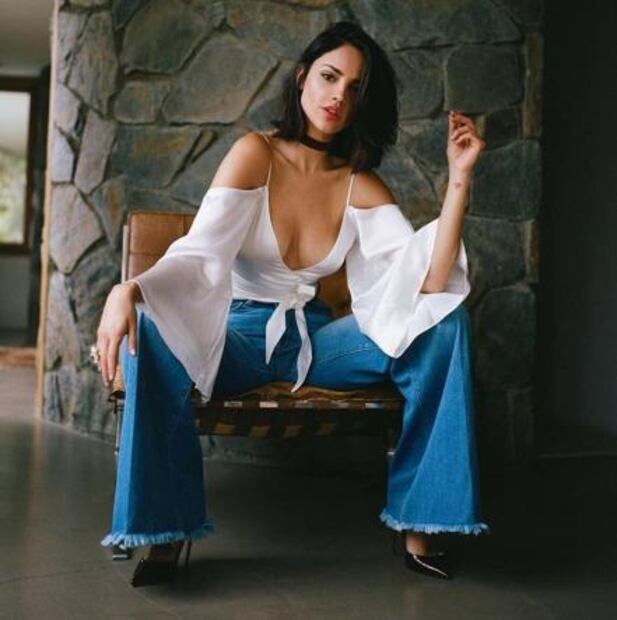 Eiza González luce escotazo en Instagram