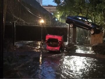 ¿Cómo llegó ahí? Intensas lluvias dejan serias afectaciones en viviendas y vehículos en Álvaro Obregón