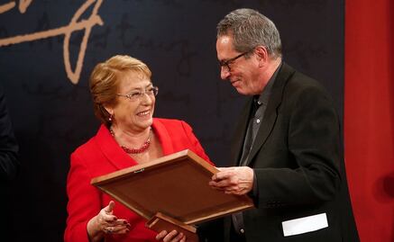 Cesar Aira recibe el Premio Iberoamericano Manuel Rojas