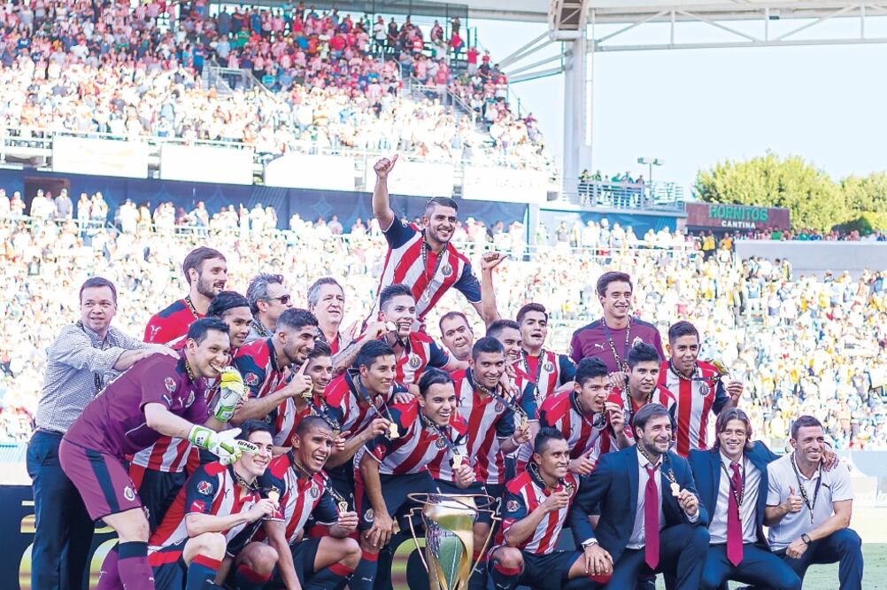 El conjunto rojiblanco cumplió su objetivo de levantar la Supercopa (IMAGO7)