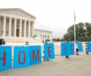 Líderes empresariales exigen a Trump mantener el DACA