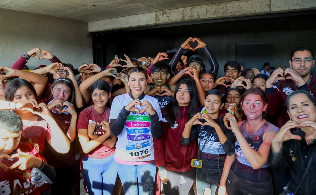 La gobernadora de Baja California, Marina del Pilar Ávila Olmeda, participó en la carrera “Corre con Color” de la Fundación Castro Limón, en beneficio de niñas y niños con cáncer. Foto: Especial