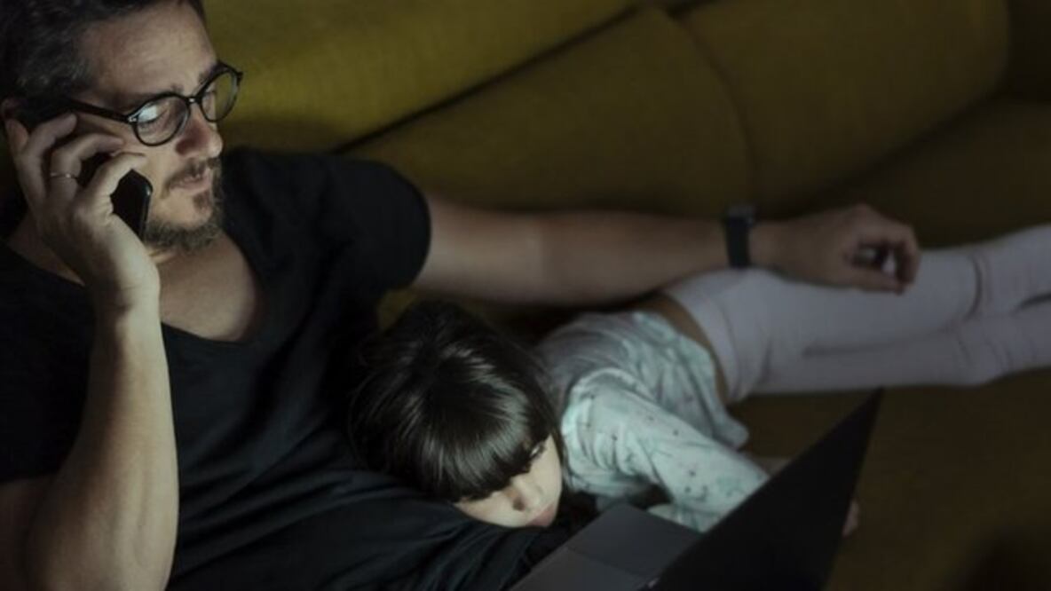 Por qué el trabajo híbrido es emocionalmente agotador